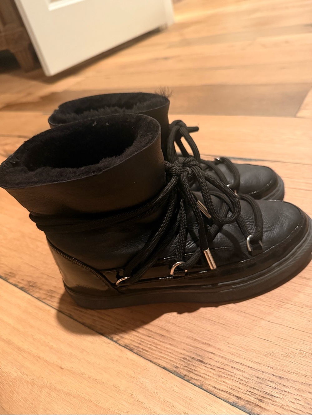 Inuikii boots